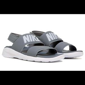NWT Women’s Nike Tanjun Sandals